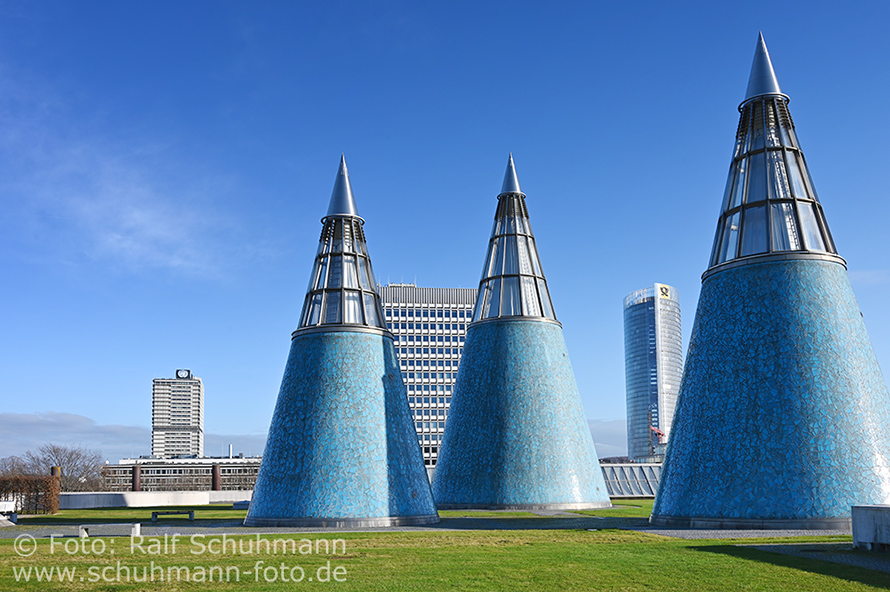 Bonn, Bundeskunsthalle, begrüntes Dach